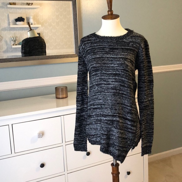 Sweater - Picture 3 of 4